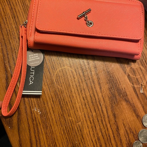 Nautica zipped around wallet - Picture 6 of 7